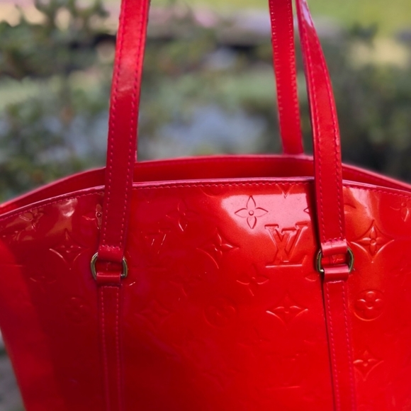 Louis Vuitton Avalon Rouge Grenadine GM Monogram Vernis Bag - Picture 6 of 17